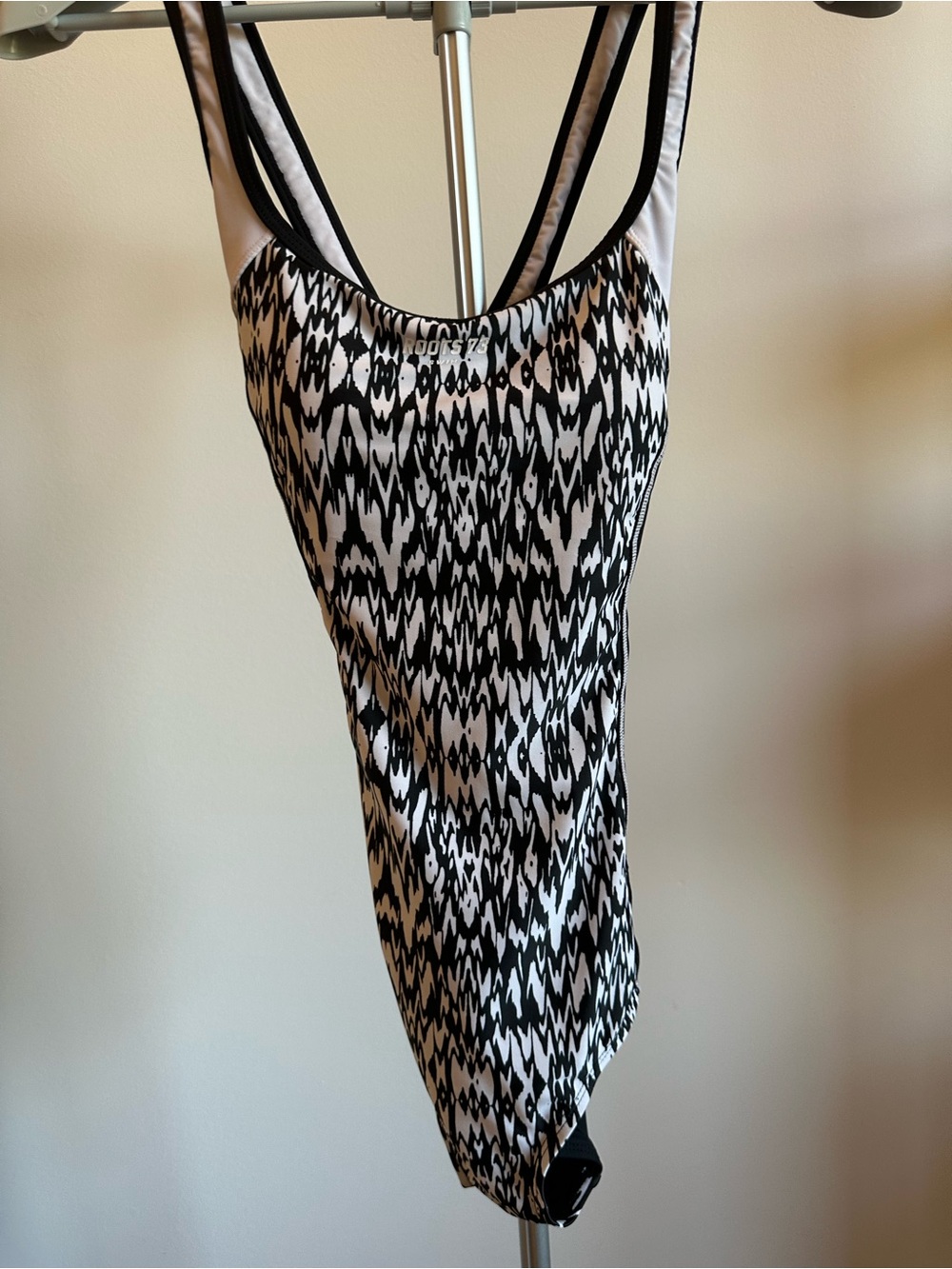 Roots 73 Women's One Piece Swimsuit Size 8 Black and White Abstract Print